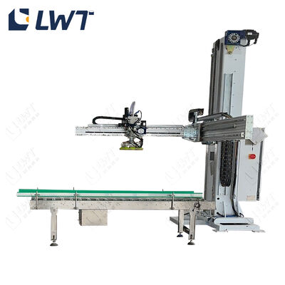 Macchina automatica di palletizzazione di casse.